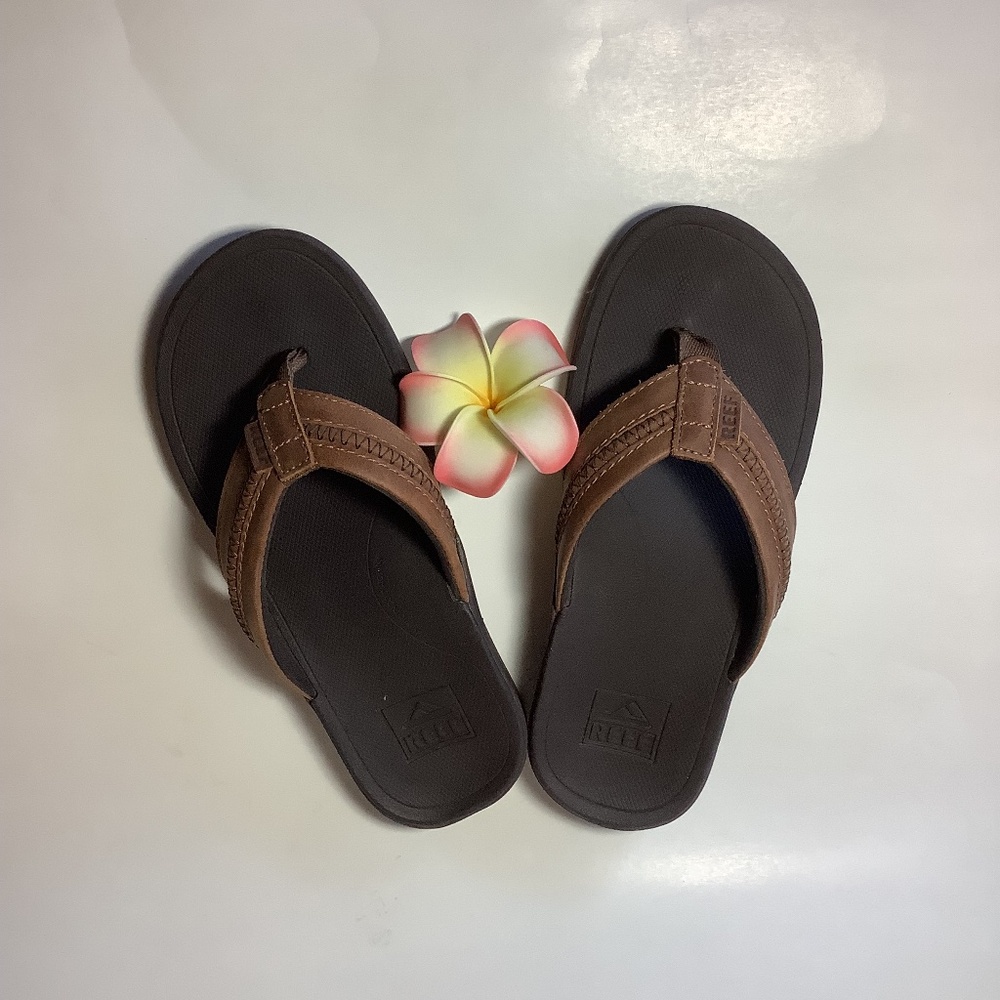 Reef Brown and Black Leather Flip Flop Sandals - Picture 4 of 8